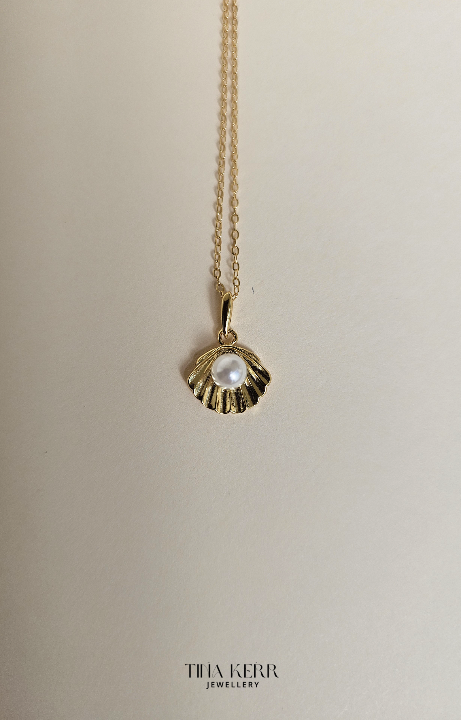 Dainty Pearl Shell Necklace