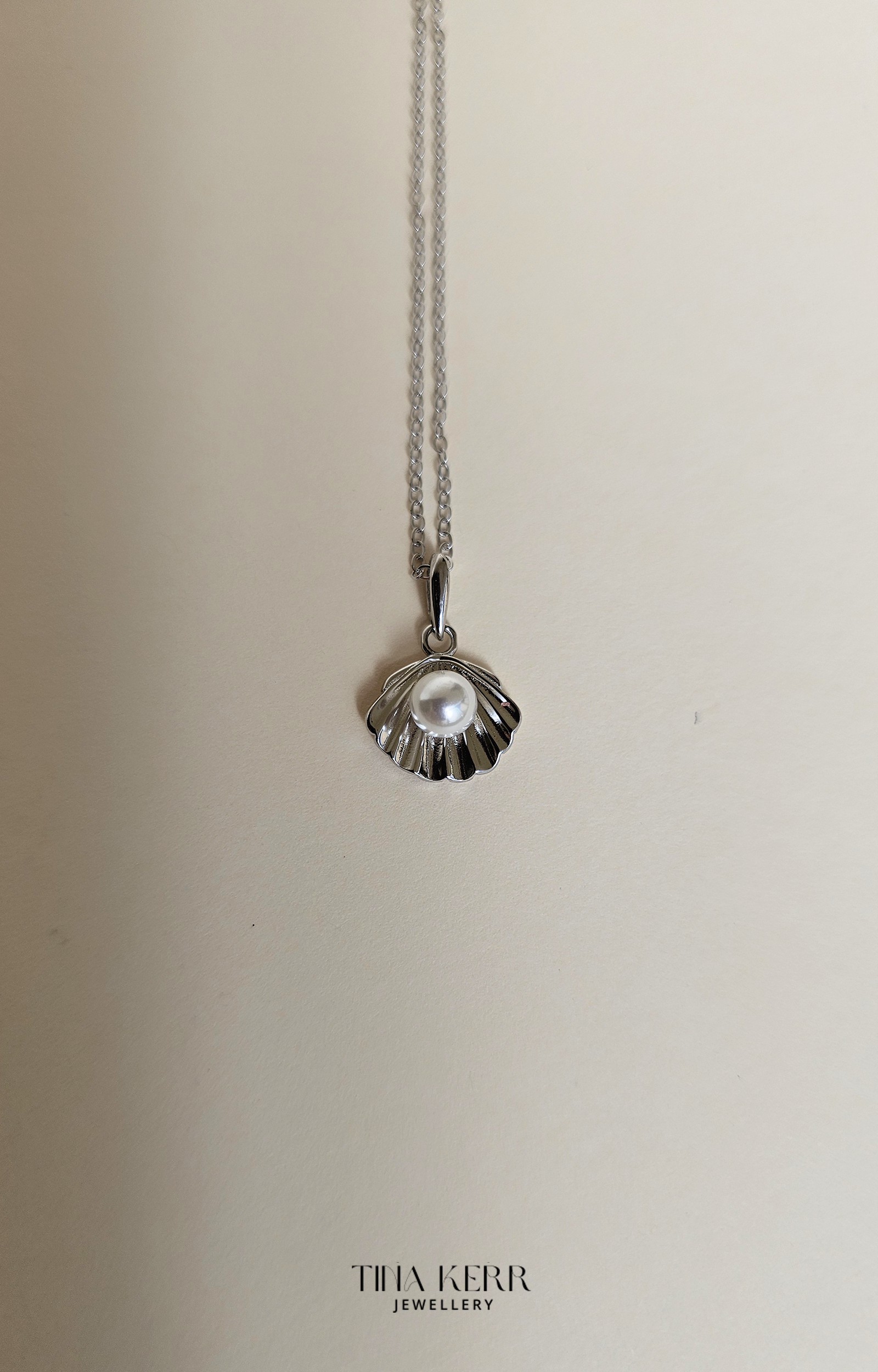 Dainty Pearl Shell Necklace