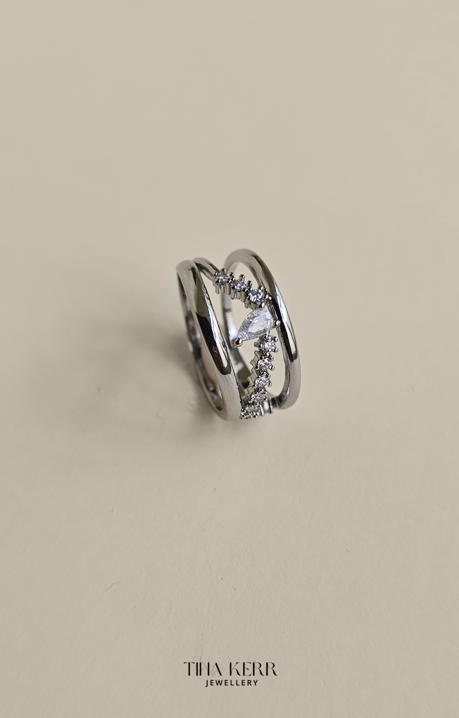 Naia Ring